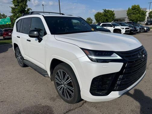 Eminent White Pearl 2024 Lexus LX 600 Luxury