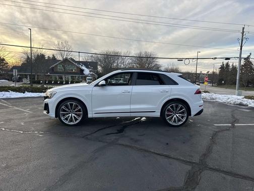 Glacier White Metallic 2026 Audi Q8 55 Prestige