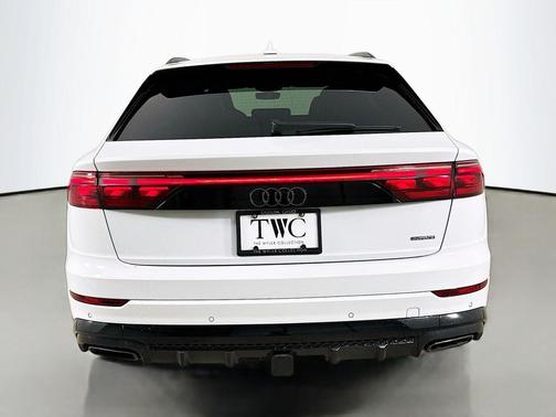 Glacier White Metallic 2026 Audi Q8 55 Prestige