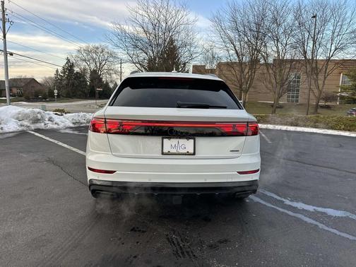 Glacier White Metallic 2026 Audi Q8 55 Prestige