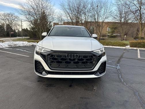 Glacier White Metallic 2026 Audi Q8 55 Prestige