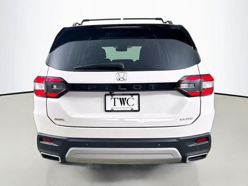 Platinum White Pearl 2024 Honda Pilot Elite
