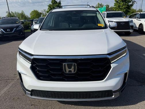 Platinum White Pearl 2024 Honda Pilot Elite