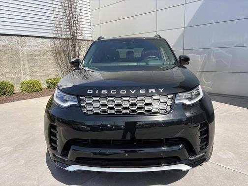 Santorini Black Metallic 2025 Land Rover Discovery P360 Metropolitan Edition