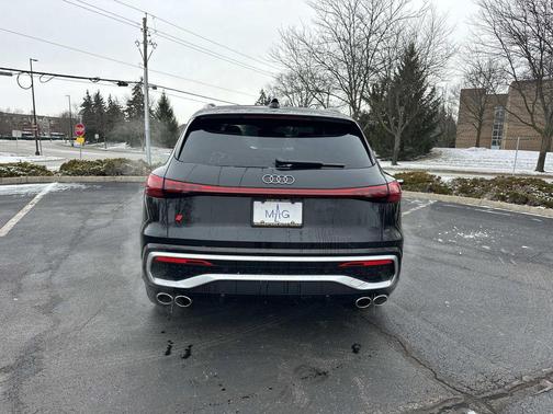 2025 Audi SQ5 3.0T Premium Plus