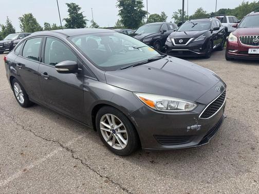 Magnetic 2016 Ford Focus SE
