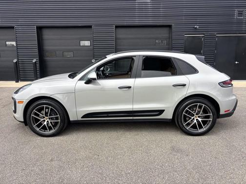 Chalk 2025 Porsche Macan Macan S