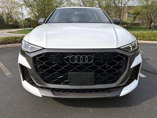 Glacier White Metallic 2025 Audi RS Q8 4.0T