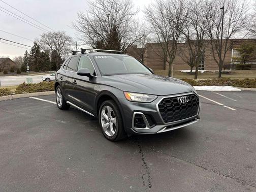 2023 Audi Q5 45 S line Premium Plus