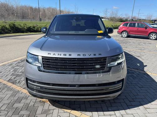 2023 Land Rover Range Rover P530 SE