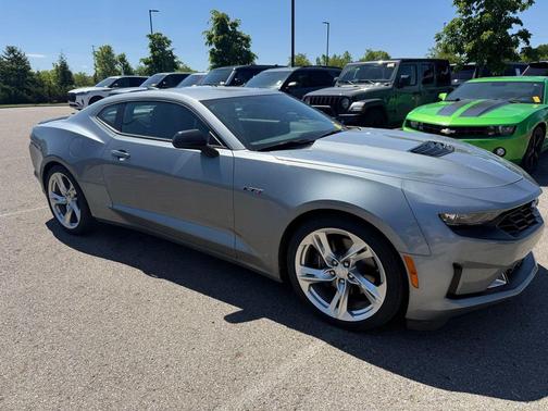 Sharkskin Metallic 2023 Chevrolet Camaro RWD Coupe LT1