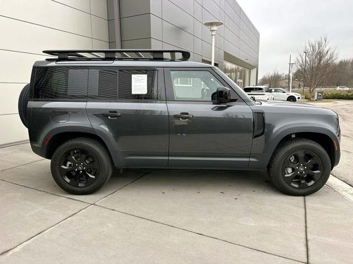 2025 Land Rover Defender 110 P300