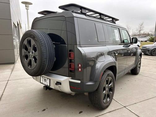 2025 Land Rover Defender 110 P300