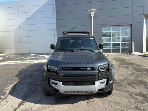 2025 Land Rover Defender 110 P300