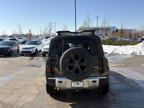 2025 Land Rover Defender 110 P300