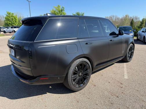 Obsidian Black SV Bespoke Ultra Metallic Satin 2025 Land Rover Range Rover P530 SE