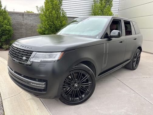 Obsidian Black SV Bespoke Ultra Metallic Satin 2025 Land Rover Range Rover P530 SE