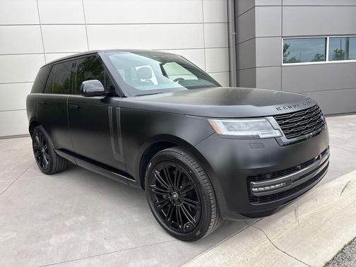 Obsidian Black SV Bespoke Ultra Metallic Satin 2025 Land Rover Range Rover P530 SE