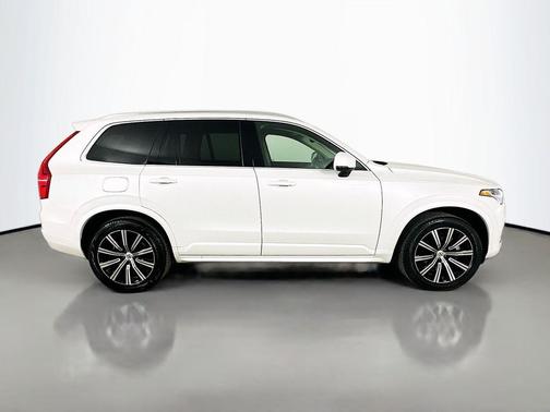 Crystal White Metallic 2023 Volvo XC90 B5 Core