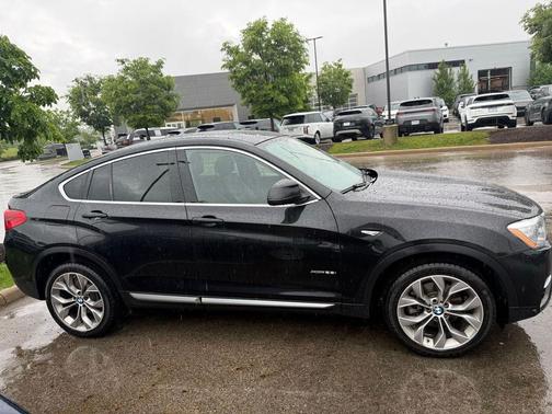 Black Sapphire Metallic 2018 BMW X4 xDrive28i