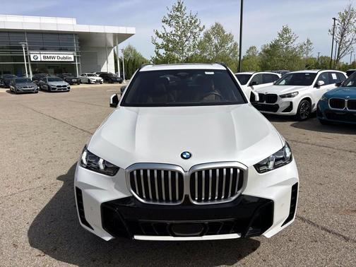 Mineral White Metallic 2026 BMW X5 xDrive40i