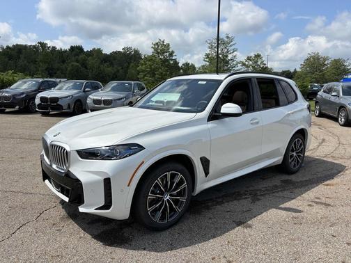 Mineral White Metallic 2026 BMW X5 xDrive40i