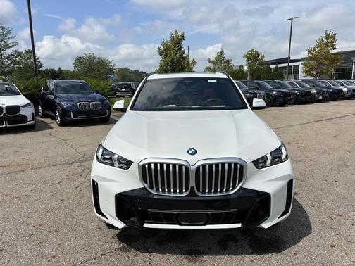 Mineral White Metallic 2026 BMW X5 xDrive40i