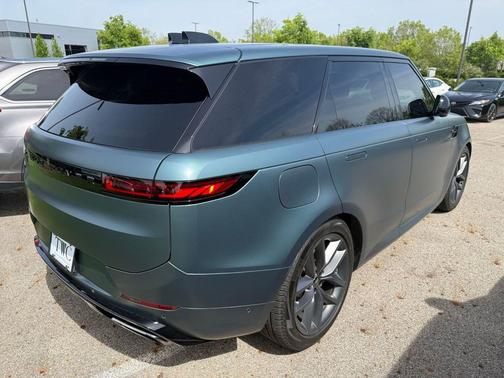 Giola Green Metallic 2024 Land Rover Range Rover Sport SE