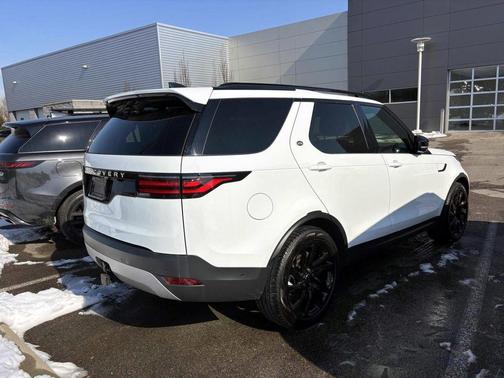 2025 Land Rover Discovery P300 S