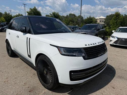Fuji White 2023 Land Rover Range Rover P530 SE