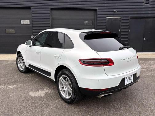 2017 Porsche Macan Base