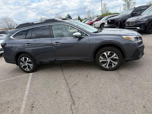 2022 Subaru Outback Touring XT