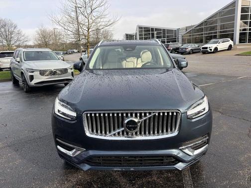 2023 Volvo XC90 B6 Plus 7-Seater
