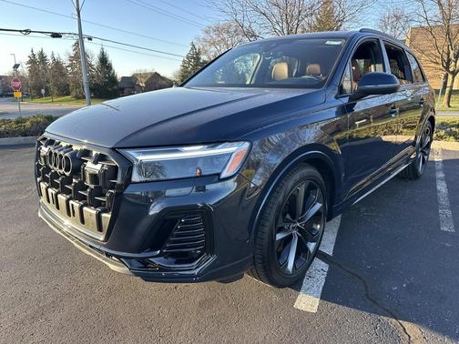 Waitomo Blue Metallic 2026 Audi Q7 55 Premium Plus