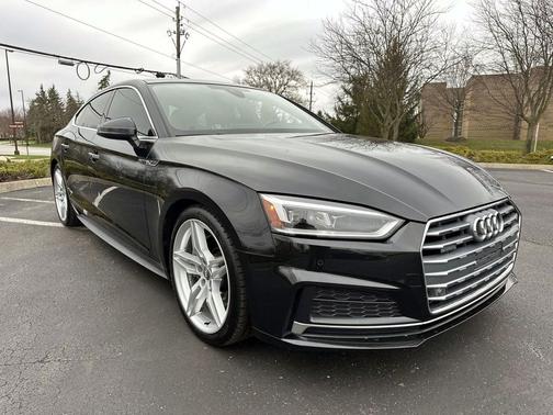 Mythos Black Metallic 2019 Audi A5 45 Premium