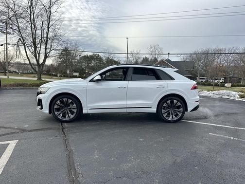 Glacier White Metallic 2026 Audi Q8 55 Premium Plus