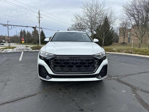 Glacier White Metallic 2026 Audi Q8 55 Premium Plus