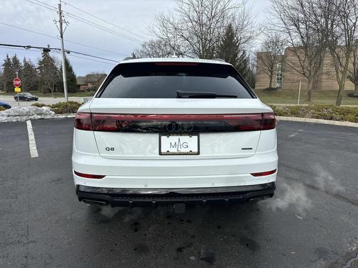 Glacier White Metallic 2026 Audi Q8 55 Premium Plus
