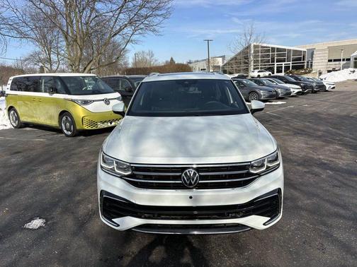 2022 Volkswagen Tiguan 2.0T SEL R-Line 4MOTION