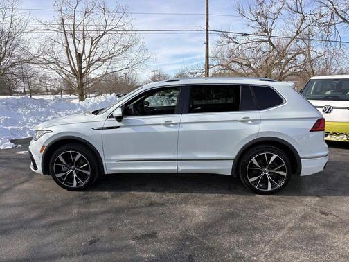 2022 Volkswagen Tiguan 2.0T SEL R-Line 4MOTION