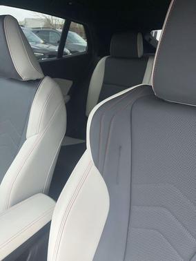 Mineral White Metallic 2025 BMW X2 xDrive28i