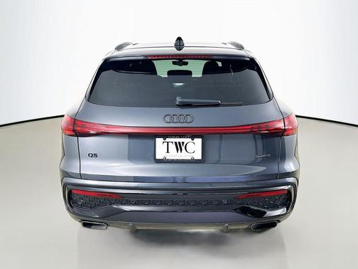 Tambora Gray Metallic 2026 Audi Q5 Premium Plus TFSI quattro S tronic