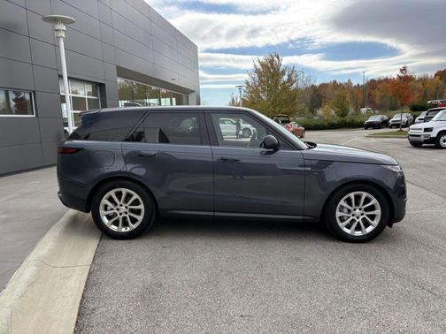 2024 Land Rover Range Rover Sport SE