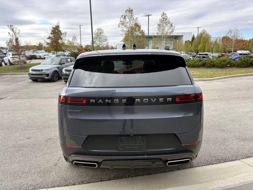 2024 Land Rover Range Rover Sport SE