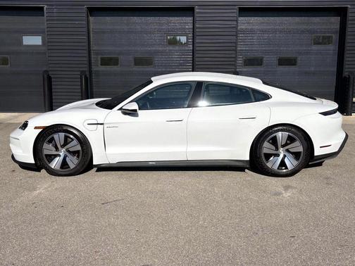 2025 Porsche Taycan Base