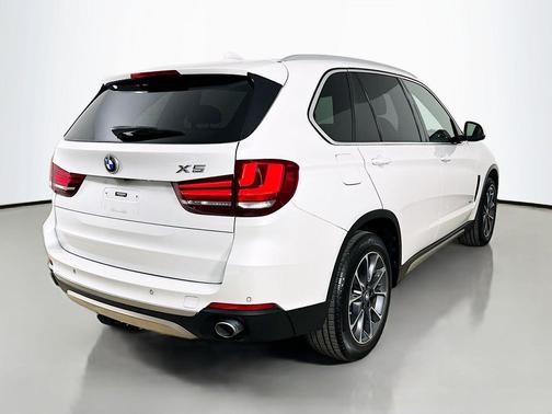 White Metallic 2017 BMW X5 xDrive35i