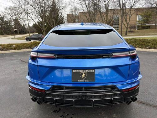 2023 Lamborghini Urus S