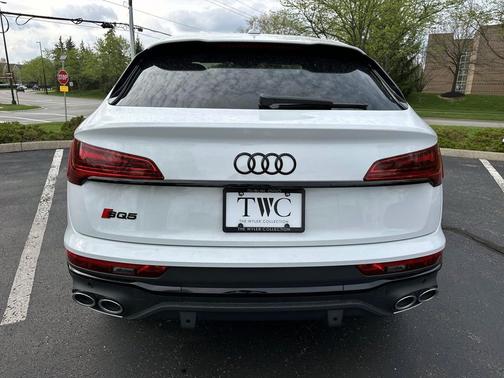 Glacier White Metallic 2023 Audi SQ5 3.0T Premium Plus