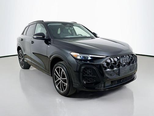 Mythos Black Metallic 2026 Audi Q5 Premium Plus TFSI quattro S tronic