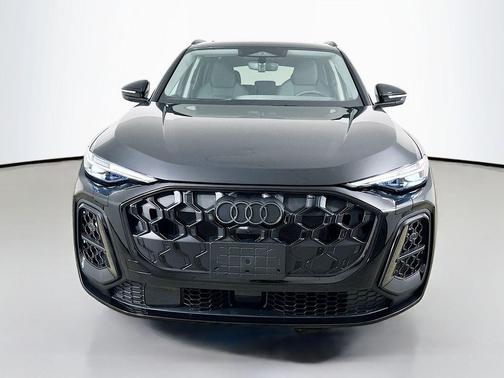 Mythos Black Metallic 2026 Audi Q5 Premium Plus TFSI quattro S tronic